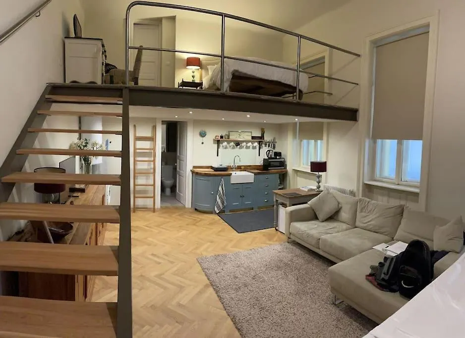 Budapest Central Apartment 0*,